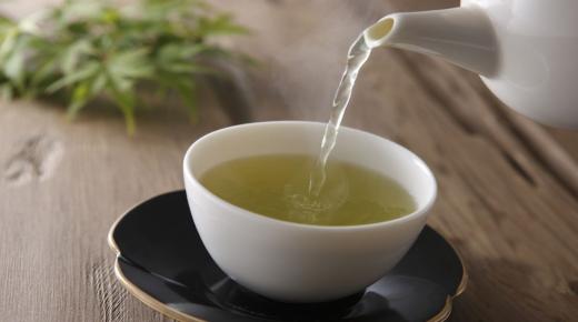 Mësoni si të përgatisni çajin jeshil për dobësim në një javë