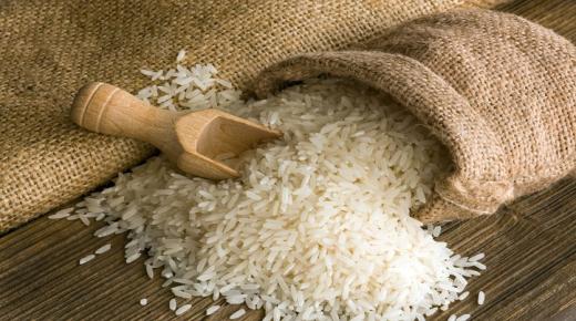 Tolkning av å spise ris i en drøm av Ibn Sirin