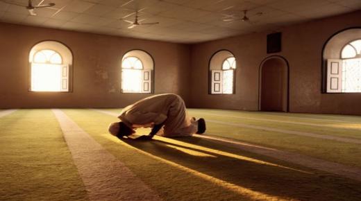 Hoe te bidden en wat zijn de juiste gebedsmethoden? Hoe vrees ik in mijn gebed?