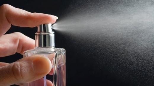 De mest nøyaktige indikasjonene på å se kjøpe parfyme i en drøm av Ibn Sirin