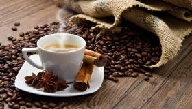 Најважните толкувања за гледање како пиете кафе во сон, според Ибн Сирин