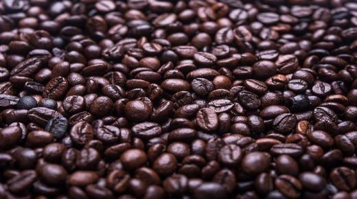 Tolkning av å se kaffebønner i en drøm av Ibn Sirin og Nabulsi