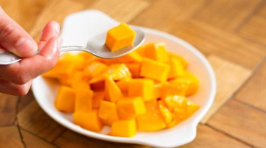 Lær om tolkningen av å spise mango i en drøm av Ibn Sirin