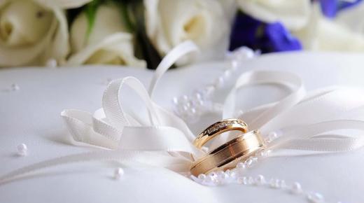 इब्न सिरिन के अनुसार मेरे भाई द्वारा उसकी पत्नी से शादी करने के सपने की व्याख्या के बारे में और अधिक जानकारी प्राप्त करें