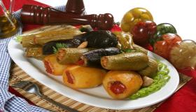 ابن سیرین کے مطابق خواب میں بھرے سبزیاں کھانے کے خواب کی تعبیر کے بارے میں مزید جانیں