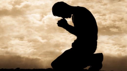 क्या होगा अगर मैंने सपना देखा कि मैं इब्न सिरिन की व्याख्या के साथ पैगंबर के लिए प्रार्थना करता हूं?