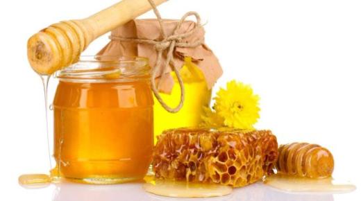 Wat is de interpretatie van de droom van het eten van honing voor Ibn Sirin?