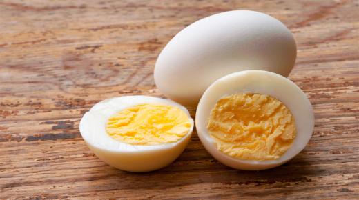 מה הפירוש של חלום על ביצים מבושלות בחלום מאת אבן סירין?