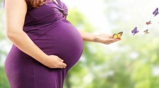 Den viktigaste 20 tolkningen av en dröm om graviditet för ensamstående kvinnor av Ibn Sirin