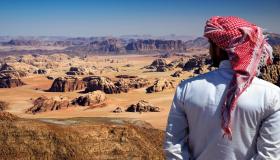 इब्न सिरिन द्वारा सऊदी अरब की यात्रा के सपने की व्याख्या क्या है?