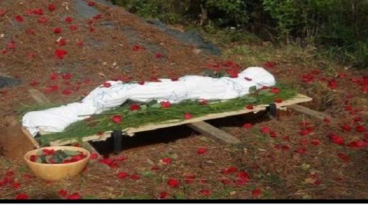 इब्न सिरिन द्वारा मृत कब्र से जीवित बाहर आने के सपने की व्याख्या जानें