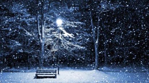 Leer de interpretatie van de droom van sneeuw die valt door Ibn Sirin, de interpretatie van de droom van sneeuw die uit de lucht valt, en de interpretatie van de droom van witte sneeuw die valt