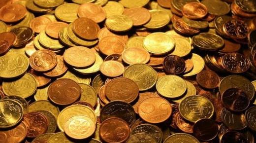 פרשנות לראות כסף ומטבעות בחלום מאת אל-אוסאימי