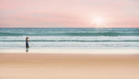 Lär dig tolkningen av att se stranden i en dröm av Ibn Sirin