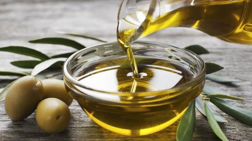 Vilka är fördelarna med olivolja före sänggåendet?