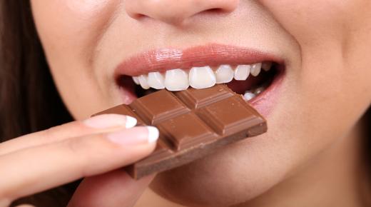Mësoni interpretimin e të parit duke ngrënë çokollatë në ëndërr