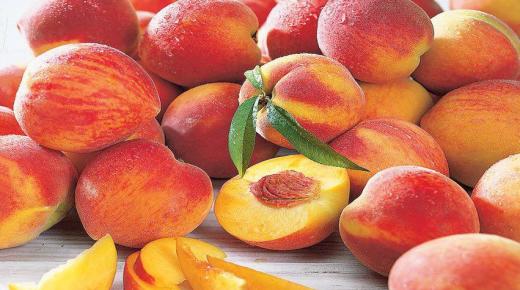 Vad du inte vet om fördelarna med persikor för kosten