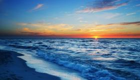 Vad är tolkningen av att se havet i en dröm av Ibn Sirin?