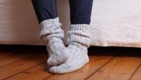 Дознајте повеќе за толкувањето на гледањето чорапи во сон од Ал-Осаими
