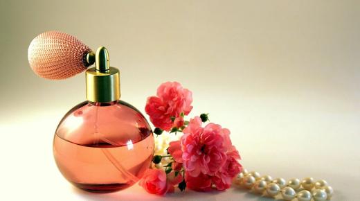 Tolkning av att se parfymer i en dröm av Ibn Sirin