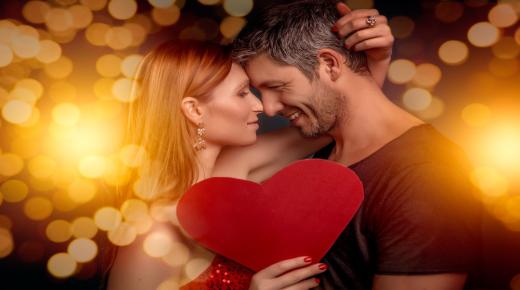 Immagini d'amore romantiche per gli innamorati 2024 e le più dolci parole d'amore scritte su di esse