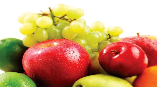 Naučite se razlage videnja jabolk in grozdja v sanjah od Ibn Sirina