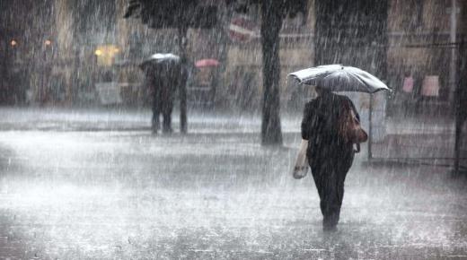 Толкување на појавата на дожд во сон за самохрани жени од Ибн Сирин