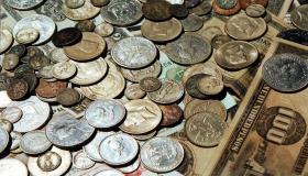 इब्न सिरिन द्वारा सपने में सिक्के देखने की व्याख्या क्या है? सपने में बहुत सारे सिक्के देखना, सपने में सिक्के जमा करना और सिक्के गिनने की दृष्टि का अर्थ