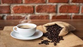 Volledige inligting oor die interpretasie van koffie in 'n droom, koffie drink in 'n droom, en koffievariëteite in 'n droom