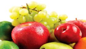 ການຕີຄວາມເຕັມທີ່ຂອງຄວາມຝັນກ່ຽວກັບຫມາກໂປມແລະ grapes