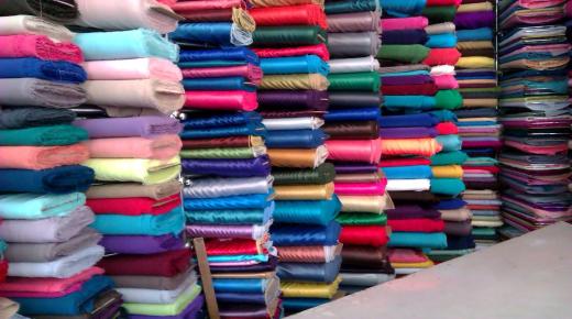 Saznajte 25 najtočnijih tumačenja viđenja tkanine u snu od Ibn Sirina