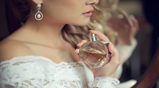 Tumačenje snova o poklonu parfema jednoj ženi od Ibn Sirina