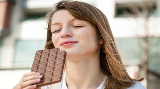 ما تفسير أكل الشوكولاتة في المنام لابن سيرين؟
