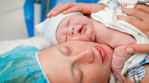 تفسير الحمل والولادة في الحلم لابن سيرين وتفسير حلم الحمل والولادة بولد والولادة القيصرية في الحلم