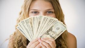 أهم 10 دلالات لرؤية المال في المنام للعزباء لابن سيرين