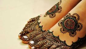 Wat is de interpretatie van een droom over henna op de voeten in een droom?
