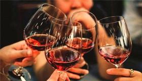 იბნ სირინის ინტერპრეტაციები სიზმარში ღვინის დალევის სანახავად