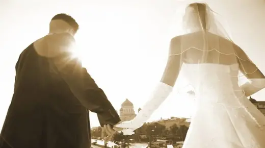 تفسير حلم الزواج للمتزوجة من زوجها ولبس الفستان الأبيض في المنام لابن سيرين