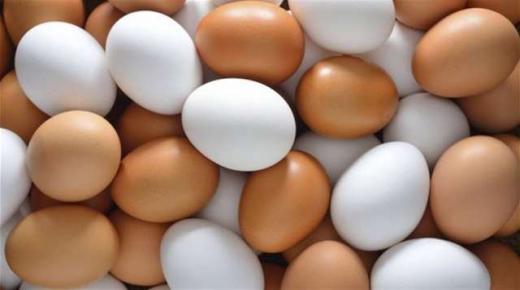 Den viktigste 50 tolkningen av å kjøpe egg i en drøm av Ibn Sirin