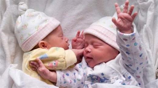 इब्न सिरिन द्वारा किसी अन्य व्यक्ति को जुड़वा बच्चों को जन्म देने के सपने की व्याख्या जानें