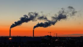 प्रदूषण पर एक लघु निबंध, तत्वों और विचारों से अलग, और प्रदूषण क्षति पर एक लघु निबंध