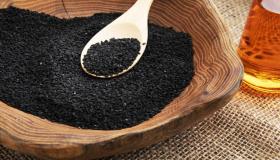 Os beneficios máis importantes da semente negra e o dano da semente negra Métodos de uso e receitas de semente negra