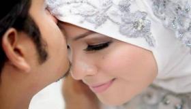 Ibn Sirini tõlgendus surnud abikaasast, kes suudles oma naist unes