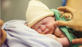Kuidas tõlgendatakse raseda naise unenäos sünnitamist?