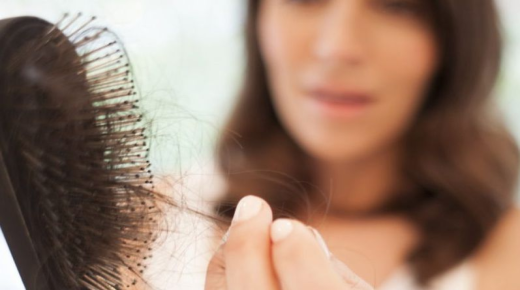 Vad är tolkningen av en dröm om håravfall i en dröm för ensamstående kvinnor? Vad är tolkningen av en dröm om håravfall ymnigt för ensamstående kvinnor?