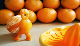Lär dig mer om Ibn Sirins tolkning av att se äpplen och apelsiner i en dröm