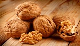 Kuidas tõlgendab Ibn Sirin unenägu kreeka pähklite söömisest unenäos?