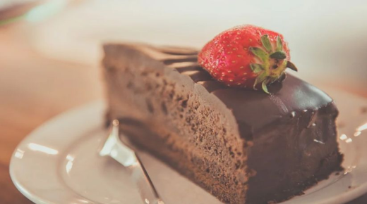 सपने में केक बनाने की इब्न सिरिन की व्याख्या के बारे में आप क्या जानते हैं?