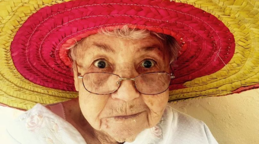أبرز 50 تفسير لحلم جدتي المتوفية حية لابن سيرين