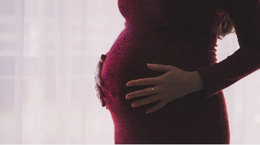 वरिष्ठ टिप्पणीकारों के लिए एक गैर-गर्भवती महिला को जन्म देने के सपने की व्याख्या
